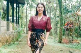 Video Iclik Ajudan Bos Toko Elektronik