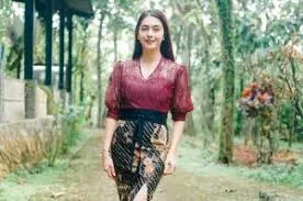 Video Iclik Ajudan Bos Toko Elektronik